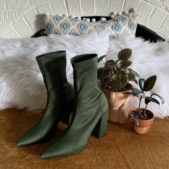 Chunky Heel Pointed Toe Sock Booties - Picture 2 of 7